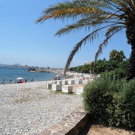 Un Grand Studio Face Au Port De Santa Lucia Saint-Raphael  Luaran gambar