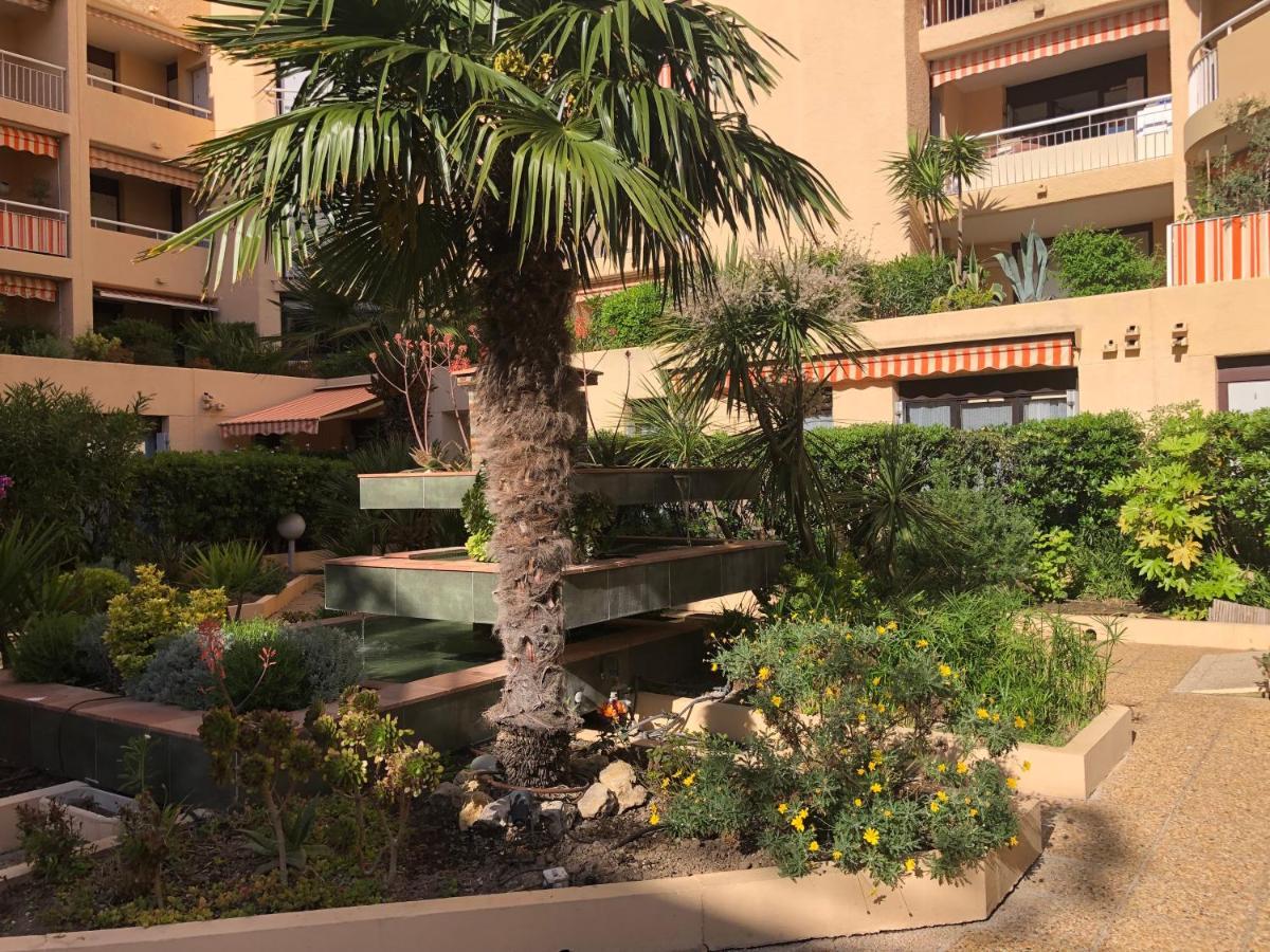 Un Grand Studio Face Au Port De Santa Lucia Saint-Raphael  Luaran gambar